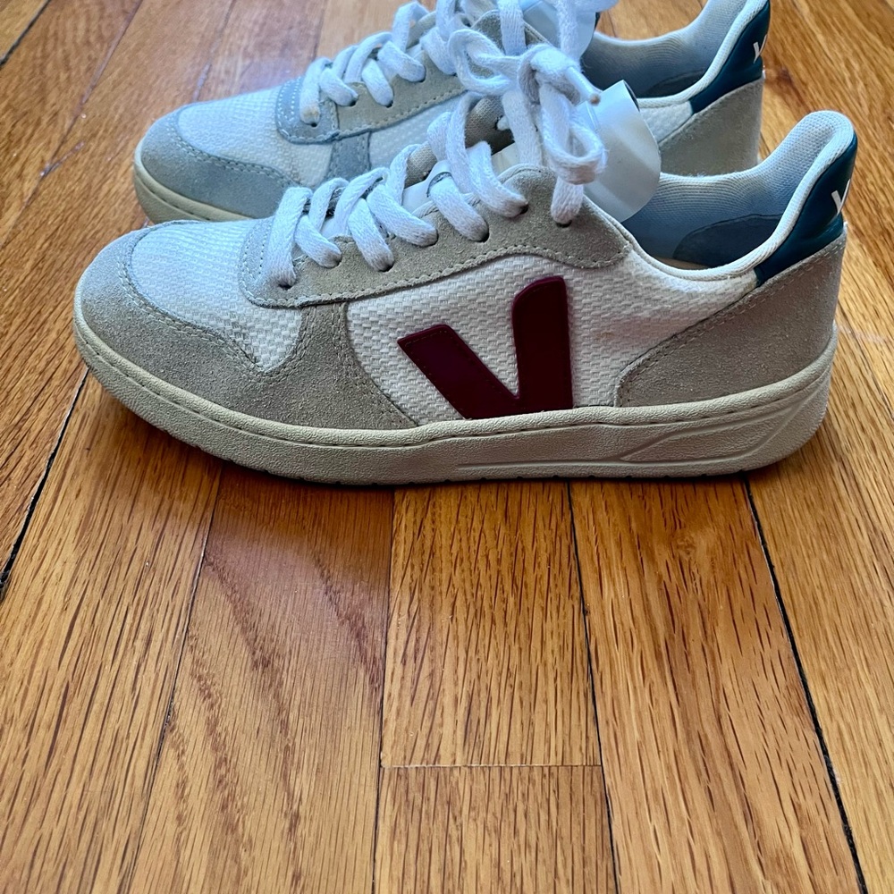 Veja White Sneakers with Red Side V Detail - Picture 3 of 6